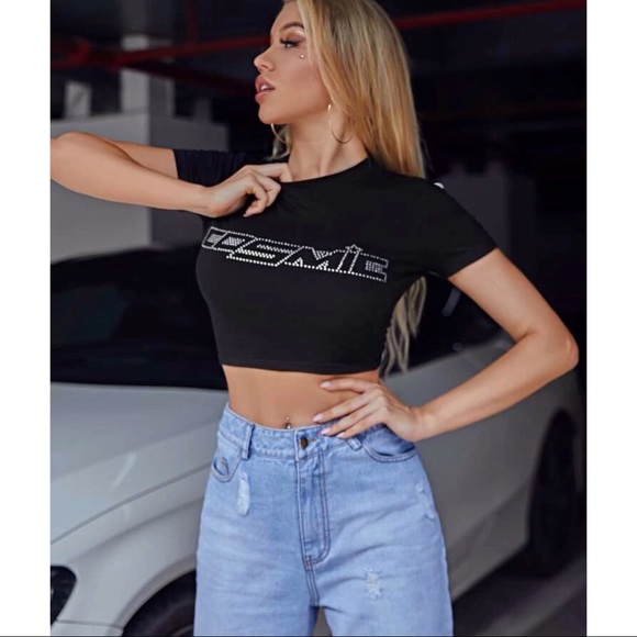 ⚡️cOsMiC⚡️ Black Crop Tee - Picture 4 of 12